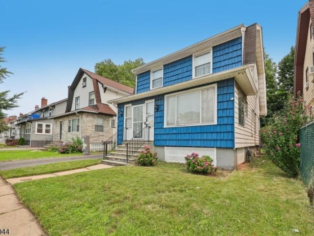 House for sale in East Orange, Essex County