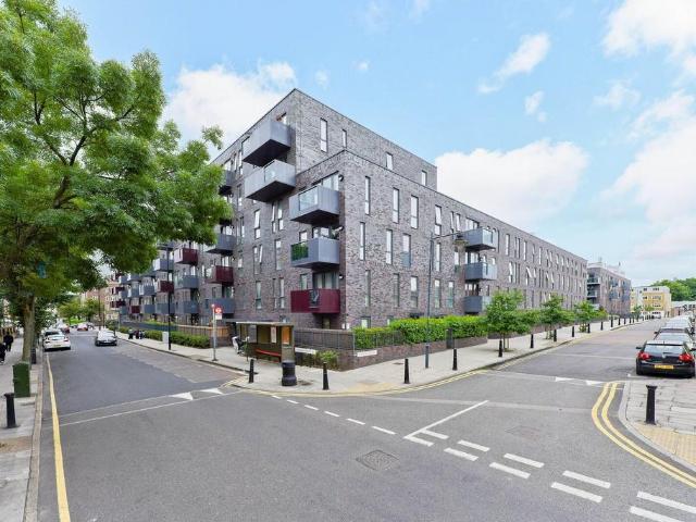 Apartment for rent in Mile End, Greater London