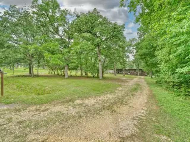 House for sale in Corsicana