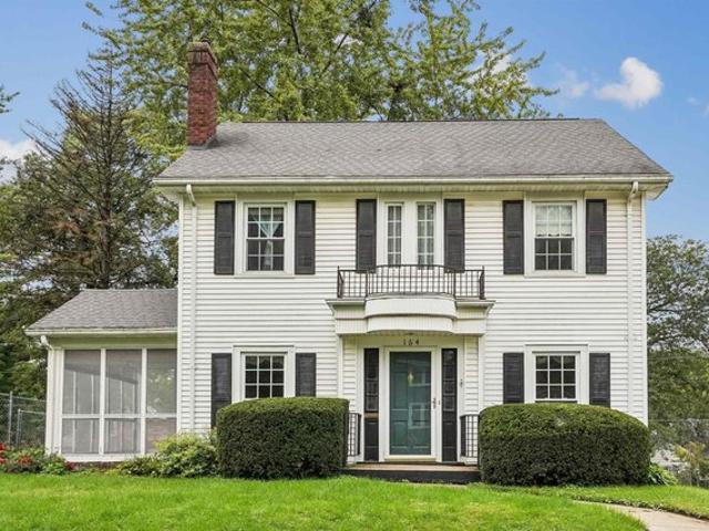 House for sale in Waterloo, Black Hawk County