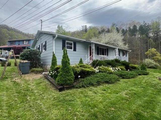House for sale in Clear Fork, West Virginia