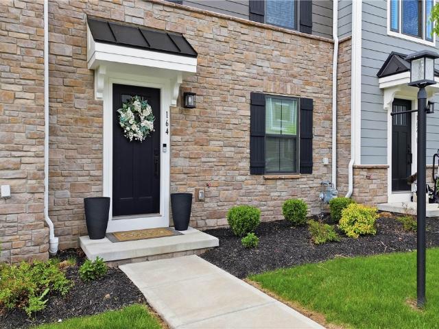 Townhouse for sale in Moon, Pennsylvania