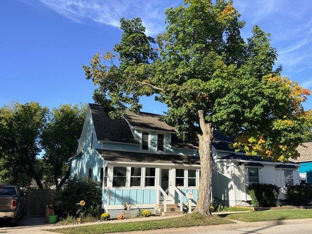 House for sale in Manistee, Manistee County