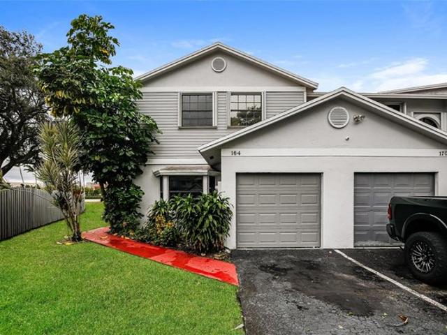 Townhouse for sale in Pembroke Pines, Florida