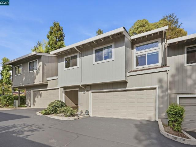 Townhouse for sale in Pleasant Hill, California