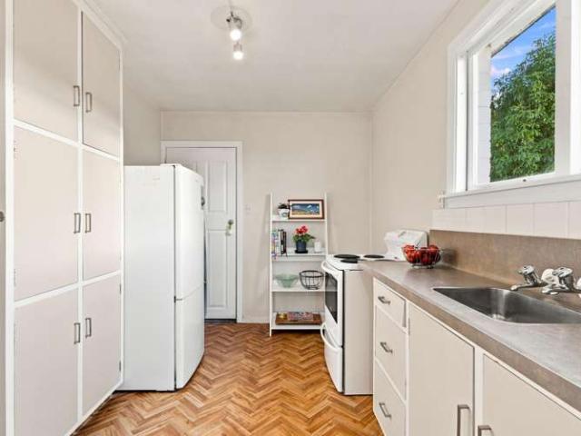 Apartment for sale in Chaslands, Canterbury