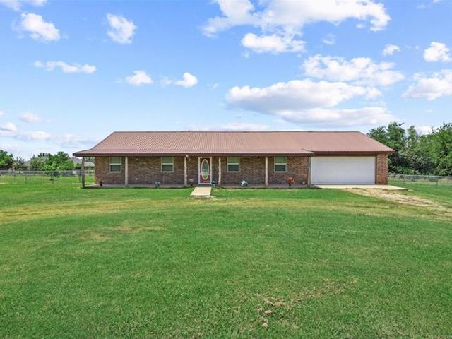 House for sale in Calera, Oklahoma