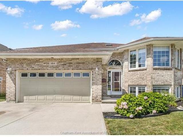 House for sale in Chatham–kent, Ontario