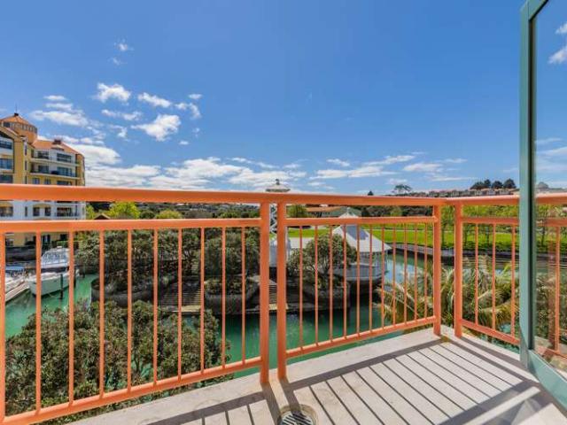 Apartment for sale in Whangaparaoa