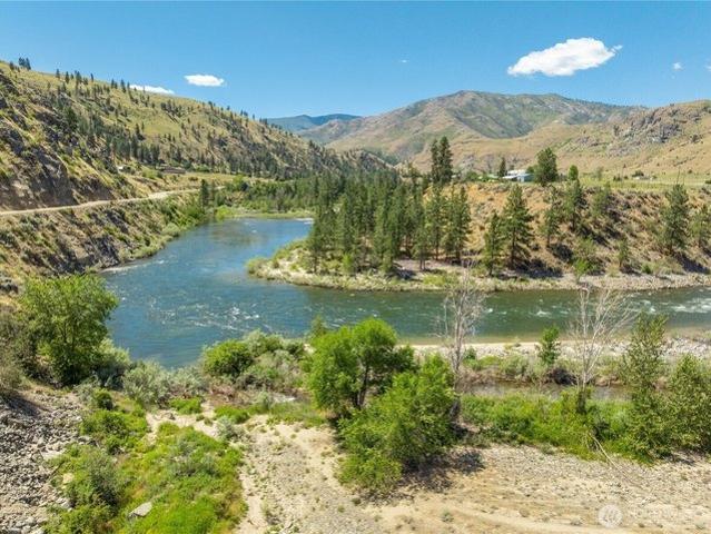 Land for sale in Pateros, Washington
