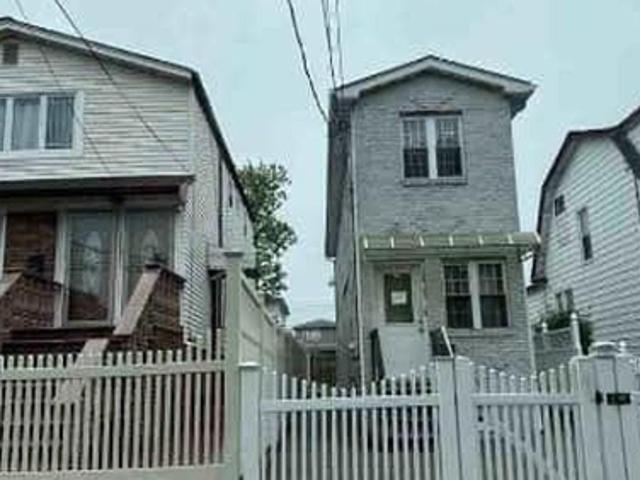 House for sale in Queens, Arverne