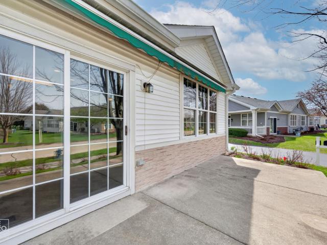 Condo for sale in Crest Hill, Illinois