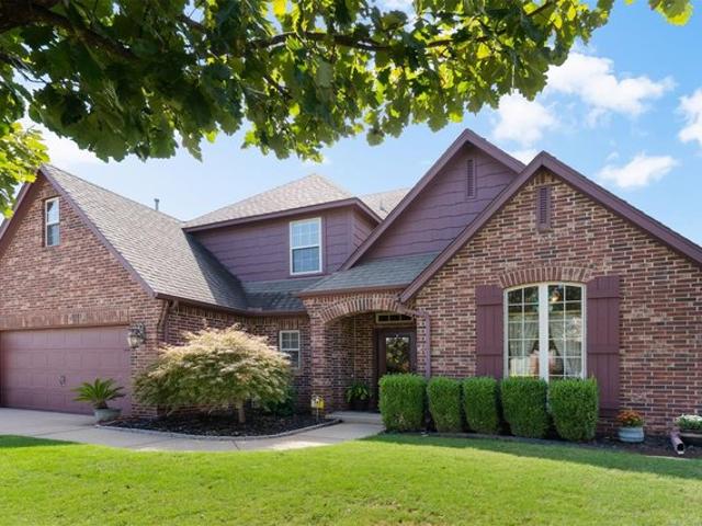 House for sale in Trinity Creek, Tulsa