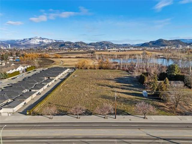 Commercial for rent in Winfield, British Columbia