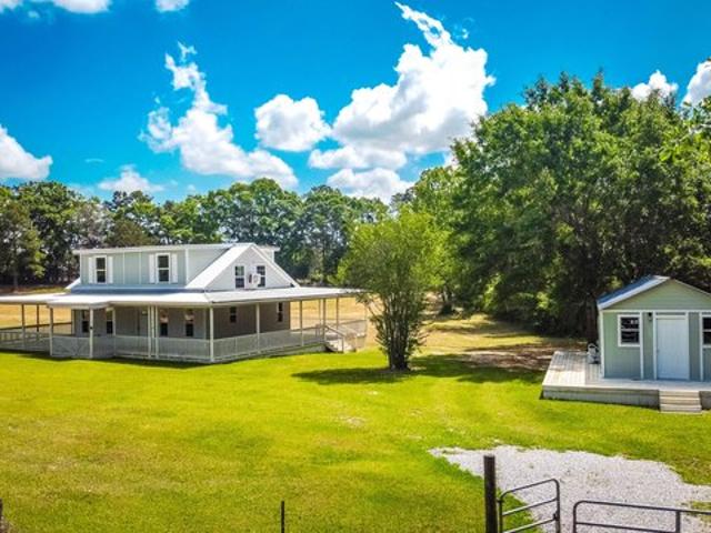 House for sale in Laurel Hill, Florida