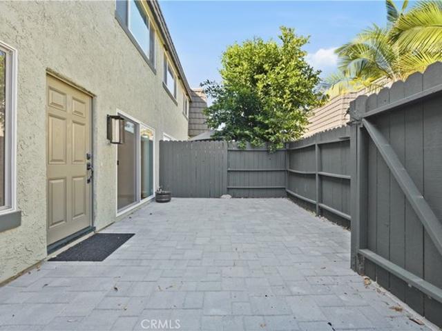 Townhouse for sale in Costa Mesa, California