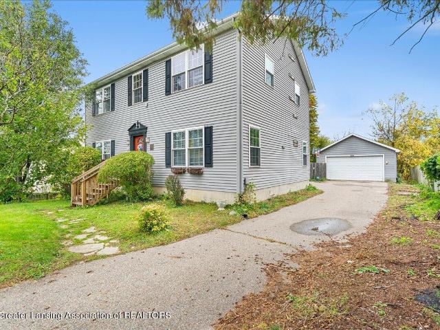 House for sale in Pinecrest, East Lansing
