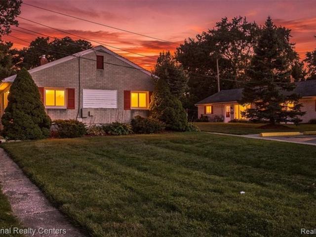 House for sale in Roseville, Macomb County