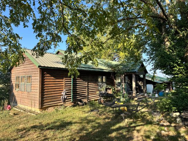House for sale in Barry, Missouri