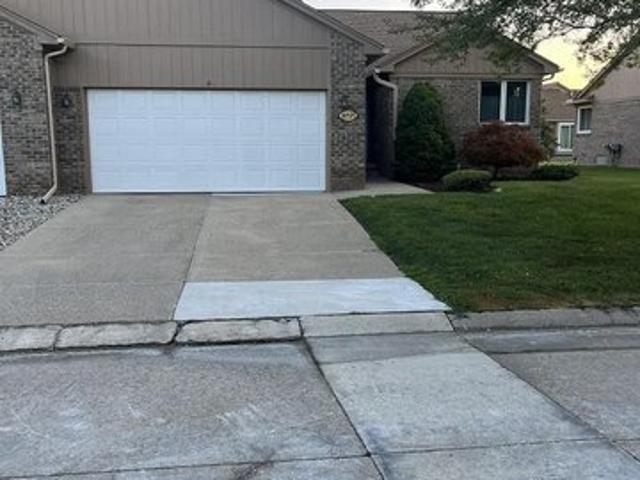 Condo for sale in Clinton Township, Michigan