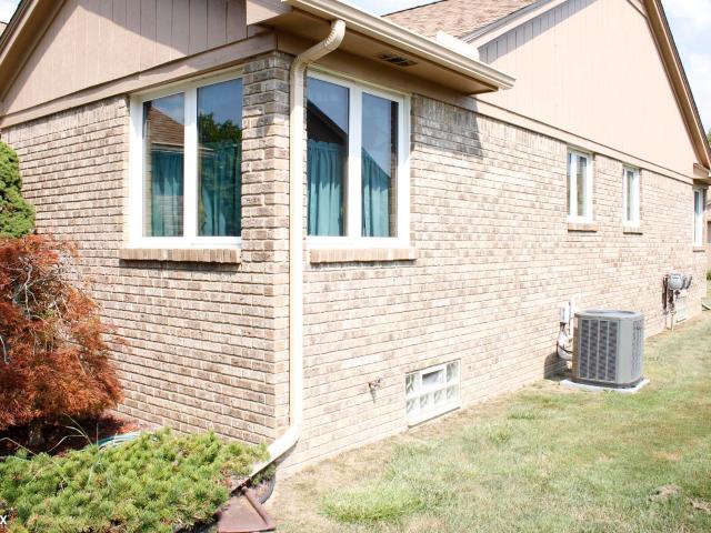Condo for sale in Clinton Township, Michigan