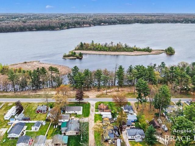 House for sale in White Cloud, Michigan