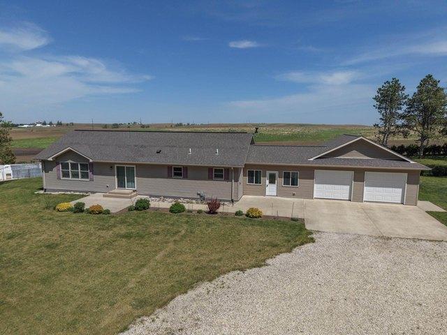 House for sale in Aplington, Iowa