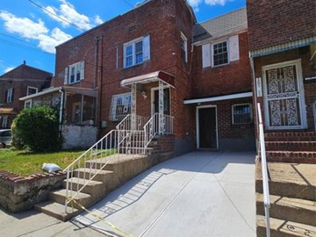 House for sale in Queens, Arverne