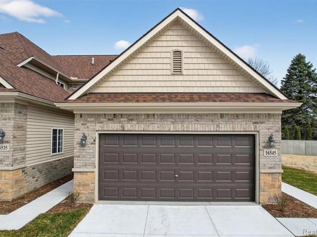 Condo for sale in Clinton Township, Michigan