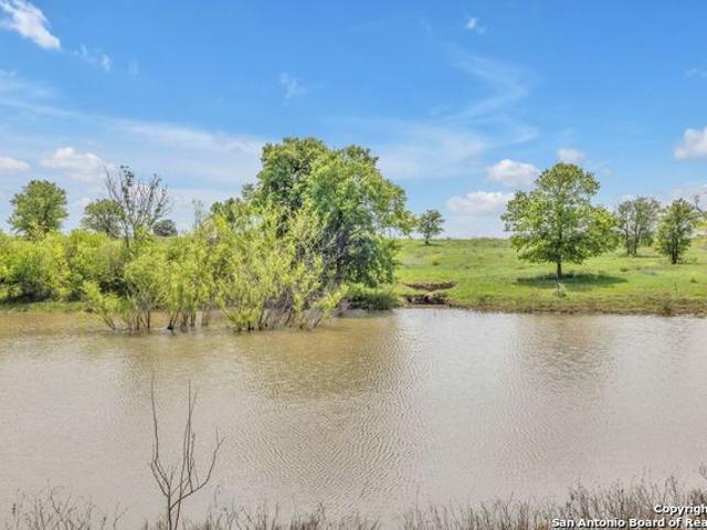 Land for sale in Saint Hedwig, Texas