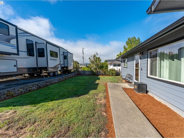 House for sale in Myrtle Point, Coos County