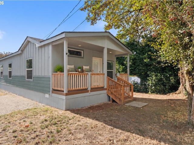 House for sale in Gladstone, Clackamas County