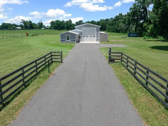 House for sale in Anthony, Florida