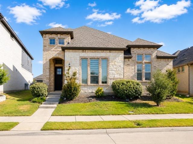 House for sale in Farmers Branch, Texas