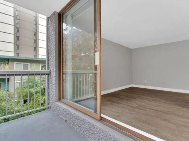Apartment for rent in Lower Robson, Vancouver