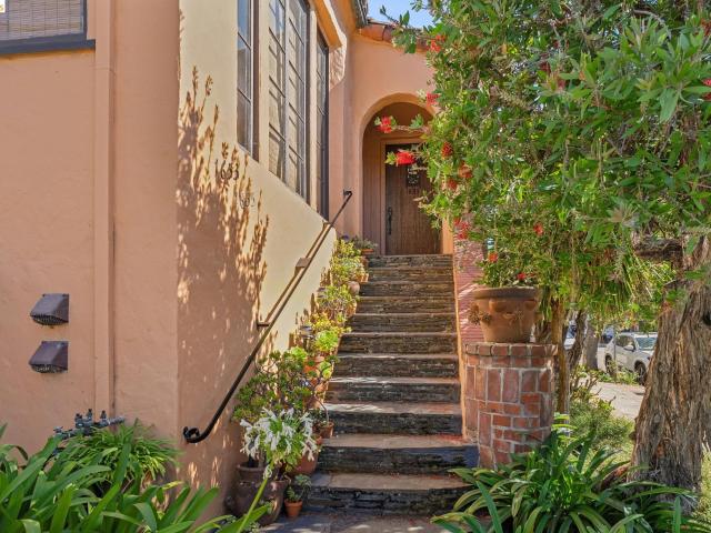 Condo for sale in Berkeley, California