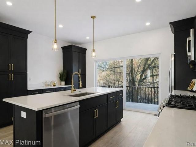 Townhouse for sale in Howell, Michigan