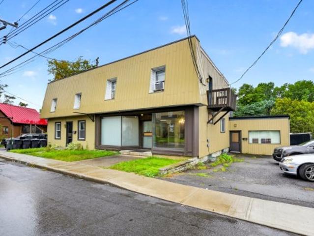 Commercial for rent in St. Leonard's, Quebec