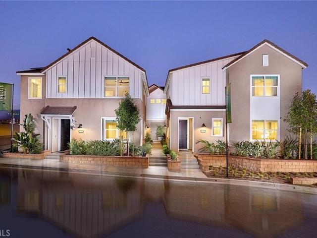 Condo for sale in Fontana, San Bernardino County