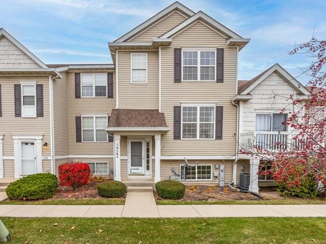 Townhouse for sale in Shorewood, Illinois