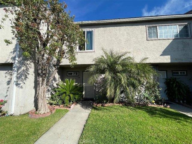 Townhouse for sale in Baldwin Park, California