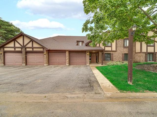 Condo for sale in Wheaton, Illinois