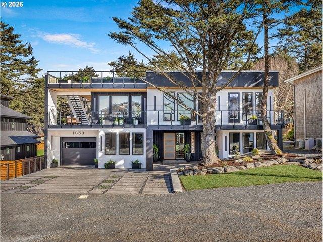 House for sale in Oregonia