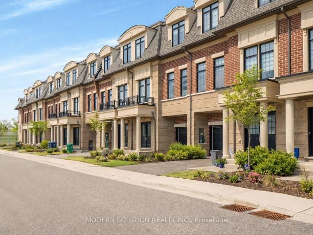 Townhouse for sale in Woburn, Ontario