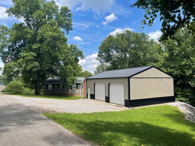 House for sale in Cedar Point, Cadiz