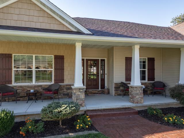 House for sale in Dayton's Valley View, Colona