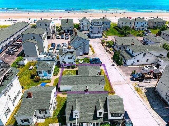 Townhouse for sale in Maine