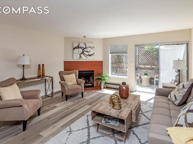 Townhouse for sale in Palo Alto