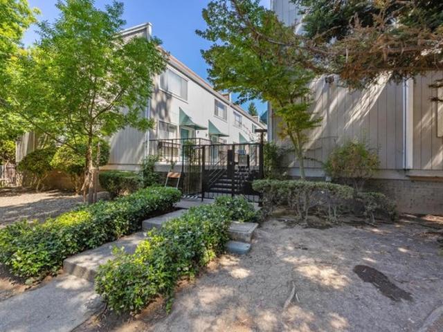 Townhouse for sale in San Mateo, California