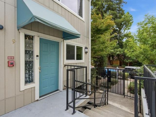 Townhouse for sale in San Mateo, California